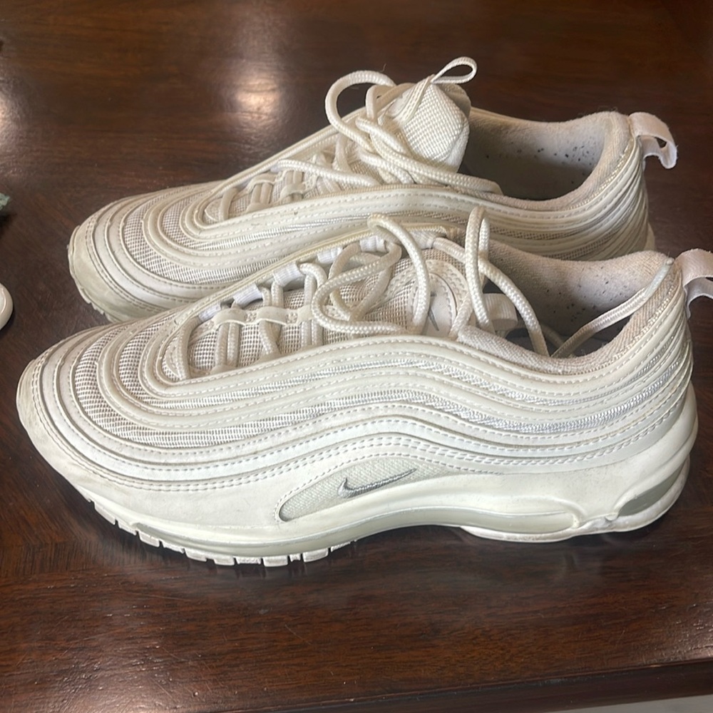 Nike woman’s size 5